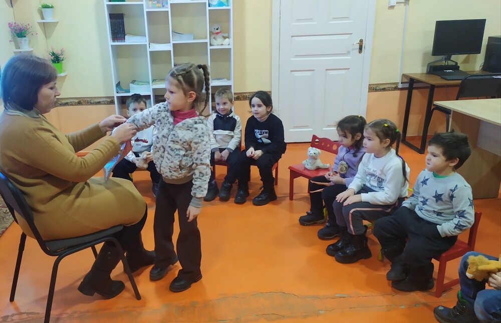 Ученици от Българското неделно училище „Просвета“ в Делжилер, Украйна, учиха български език чрез езикова игра