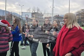 Петрич - училище „Гоце Делчев“ - благотворителен коледен базар