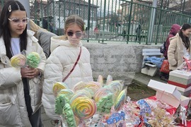 Петрич - училище „Гоце Делчев“ - благотворителен коледен базар
