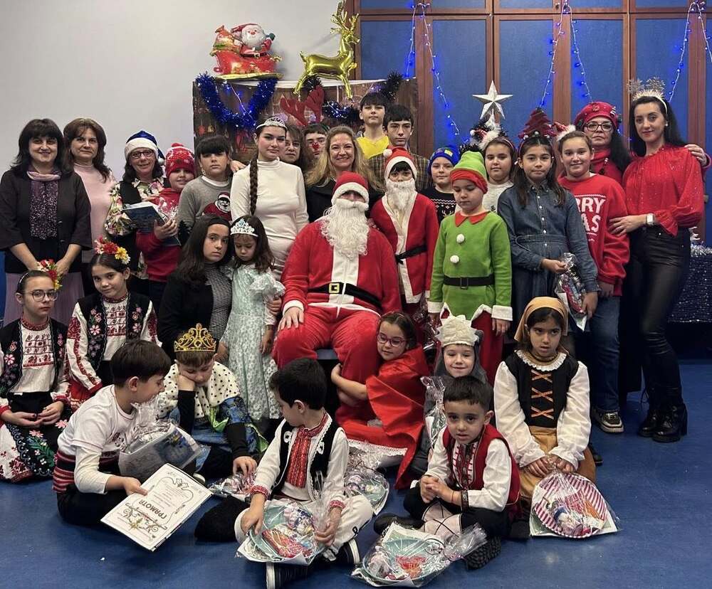 Тържество „Дядо Коледа и приказният свят“ се състоя в Българското неделно училище „Д-р Петър Берон“ в Леганес, Испания