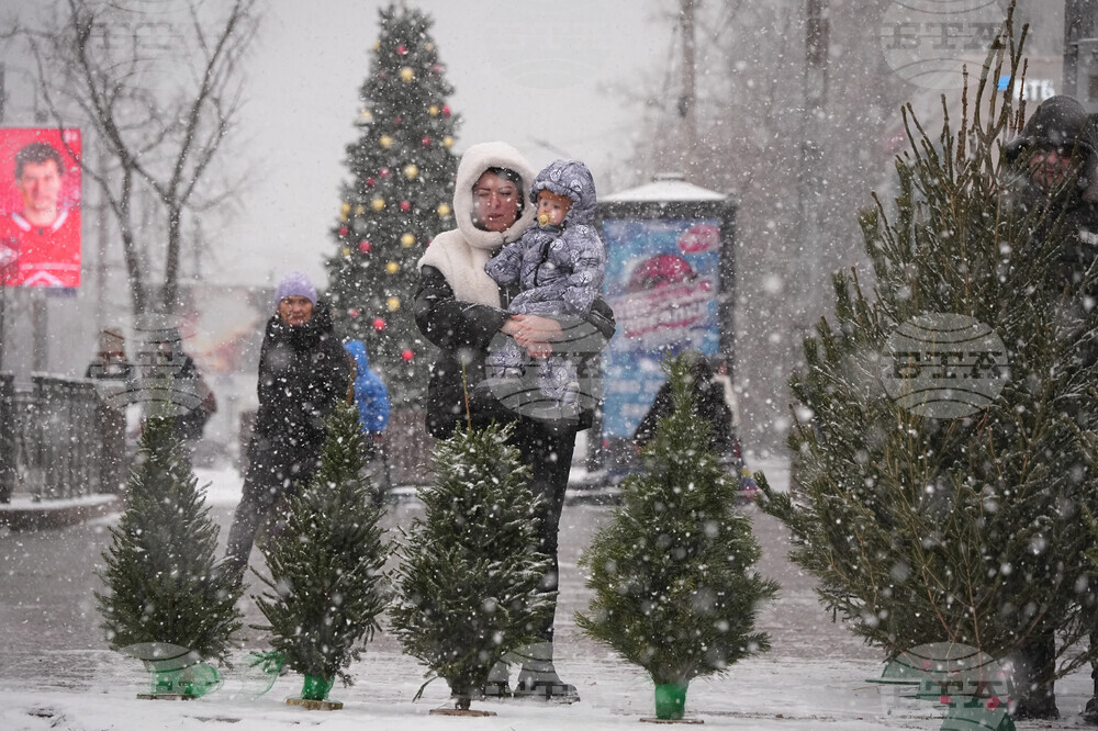 Russia New Year Preparation