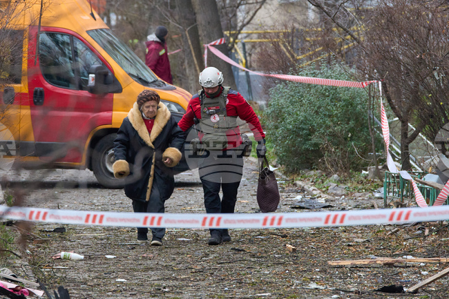 Петима души са ранени при руската атака тази нощ срещу Киев 