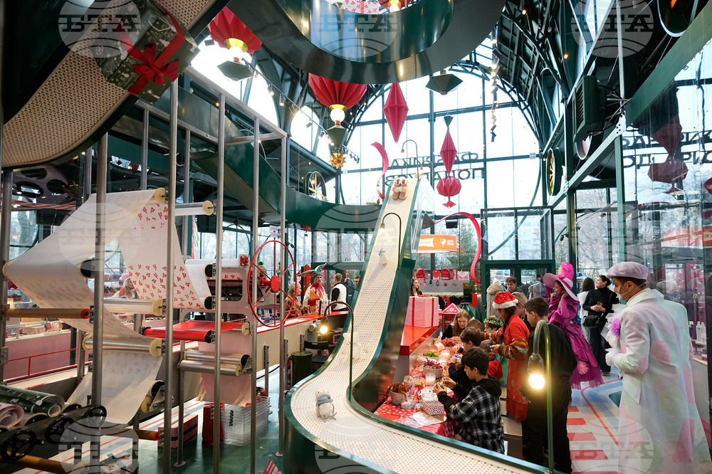 Russia New Year Preparation