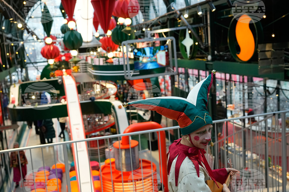 Russia New Year Preparation