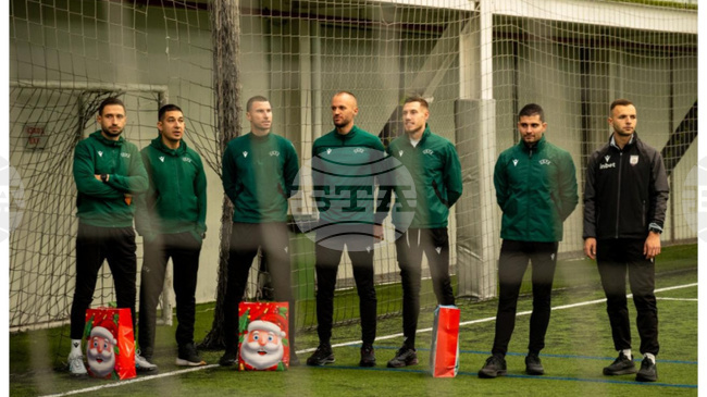 Елитните съдии на Пловдив зарадваха малките футболисти на турнира „Кронос“, част от инициативата на БФС „Съдийска коледа“