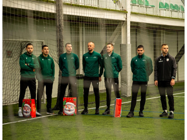 Елитните съдии на Пловдив зарадваха малките футболисти на турнира „Кронос“, част от инициативата на БФС „Съдийска коледа“