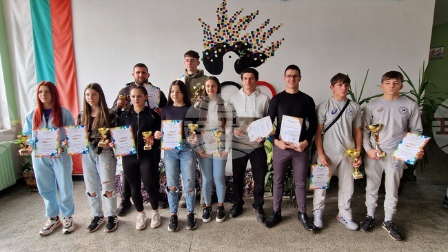 Състезателят по борба Борил Стойнев стана "Спортист на годината" в класацията на пернишкото Спортно училище „Олимпиец“