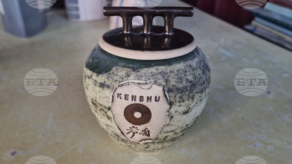 Априлци - художници - керамично студио