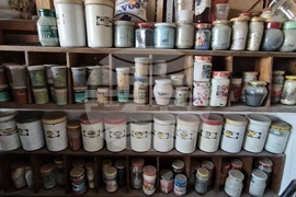 Априлци - художници - керамично студио