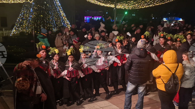 Коледари преминаха през Разград с благословии за здраве и берекет 