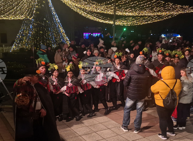 Коледари преминаха през Разград с благословии за здраве и берекет 