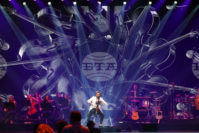 От Рики Мартин до Чайковски в концерта на Хаусер, специалният поздрав бе с „Моя страна, моя България“