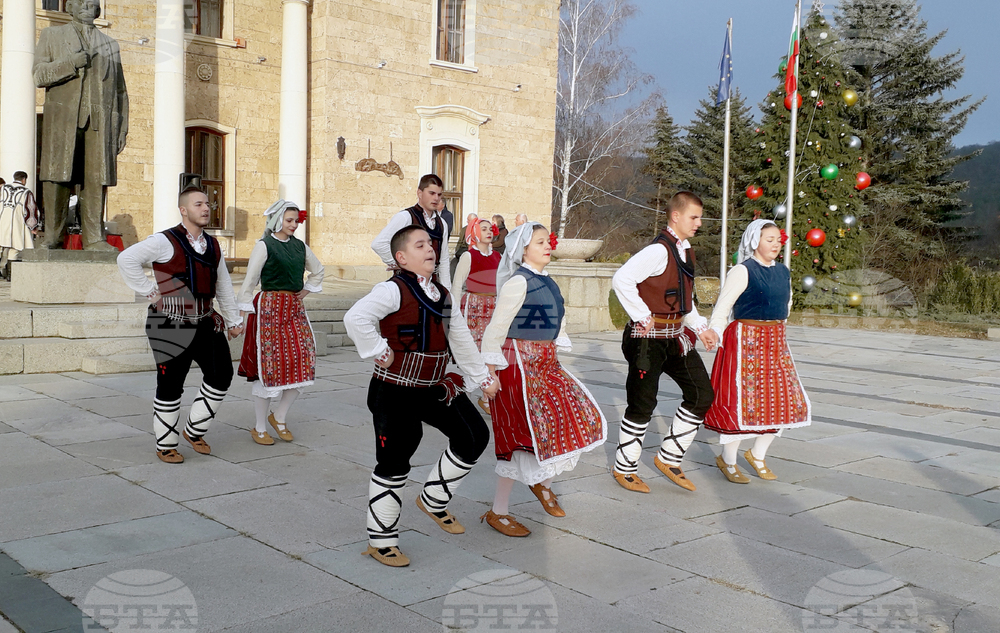Ковачевци - тържествено запалване на коледната елха