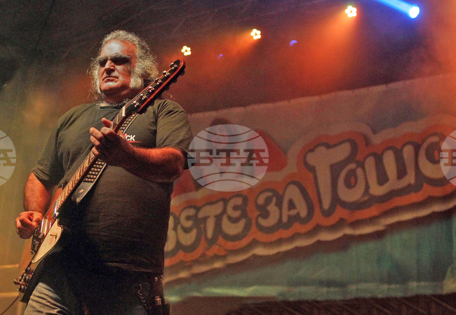 Буги Барабата - музикант, текстописец, композитор и изпълнител