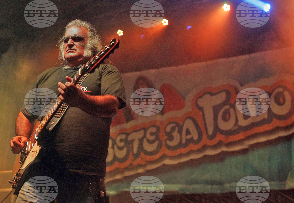 Буги Барабата - музикант, текстописец, композитор и изпълнител