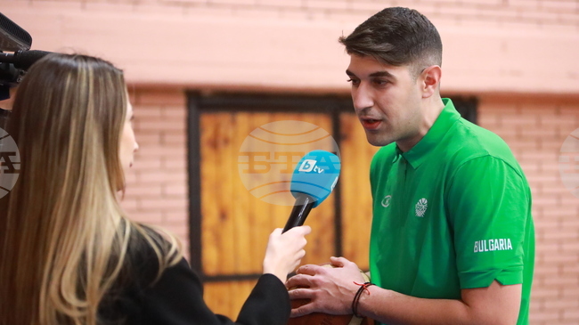 Гръцки треньор води кампа на 16-годишните девойки от националния тим по баскетбол на България