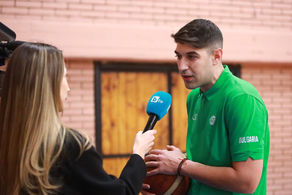 Гръцки треньор води кампа на 16-годишните девойки от националния тим по баскетбол на България