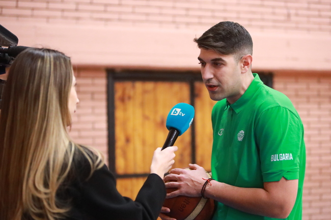 Гръцки треньор води кампа на 16-годишните девойки от националния тим по баскетбол на България