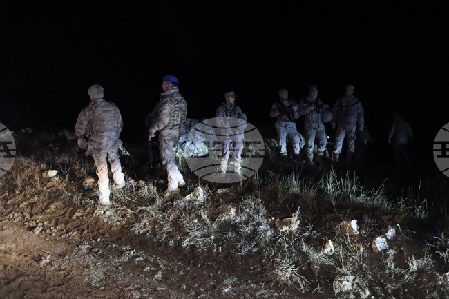 Либия обяви тридневен национален траур след самолетната катастрофа в Турция, в която загинаха висши либийски военни, съобщават турски медии