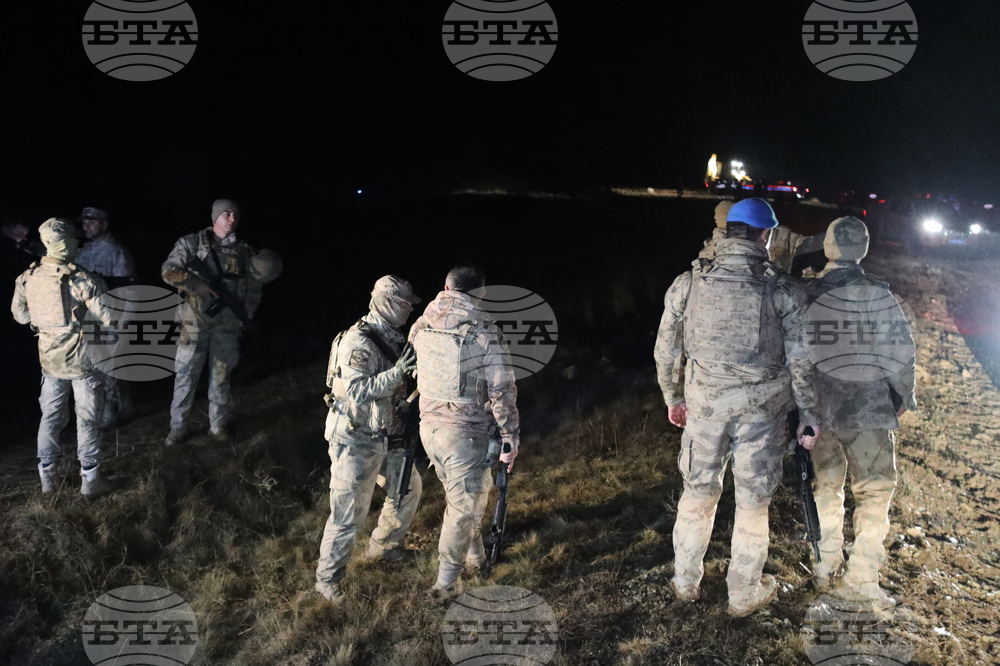 Падналият либийски самолет е информирал за електрическа повреда и е поискал аварийно кацане, съобщиха турските власти