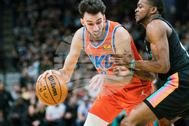 Thunder Spurs Basketball