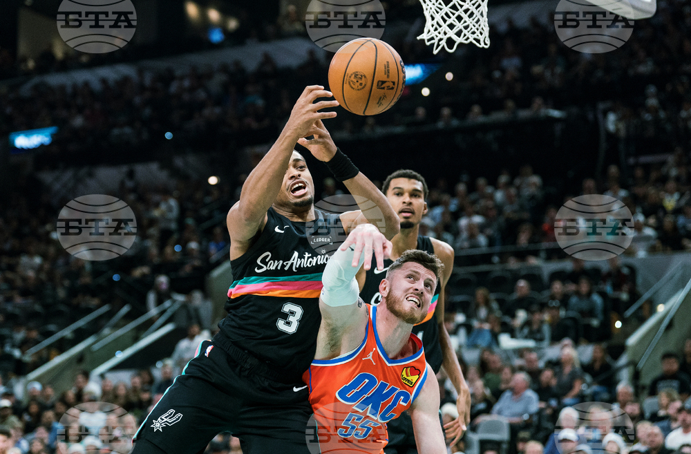 Thunder Spurs Basketball