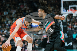 Thunder Spurs Basketball