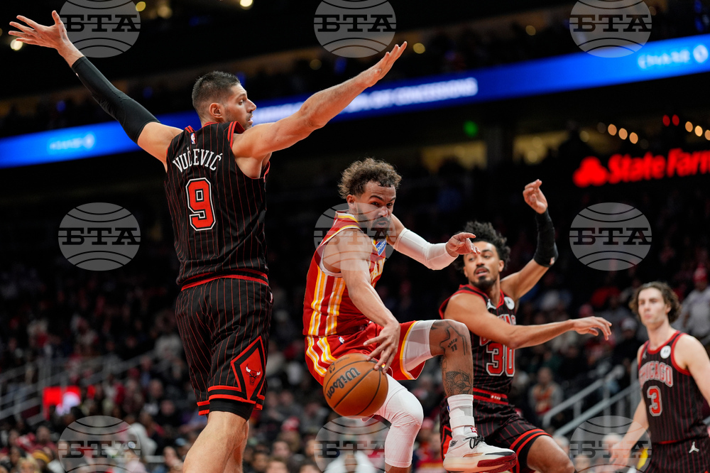 APTOPIX Bulls Hawks Basketball