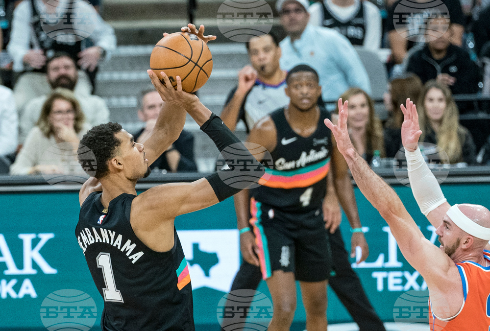 Thunder Spurs Basketball