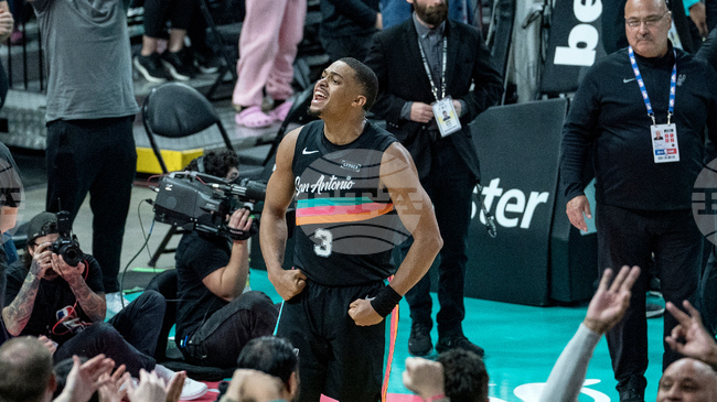 Сан Антонио се справи с Оклахома Сити в НБА, Кауай Ленард вкара 41 точки за успеха на ЛА Клипърс срещу Хюстън