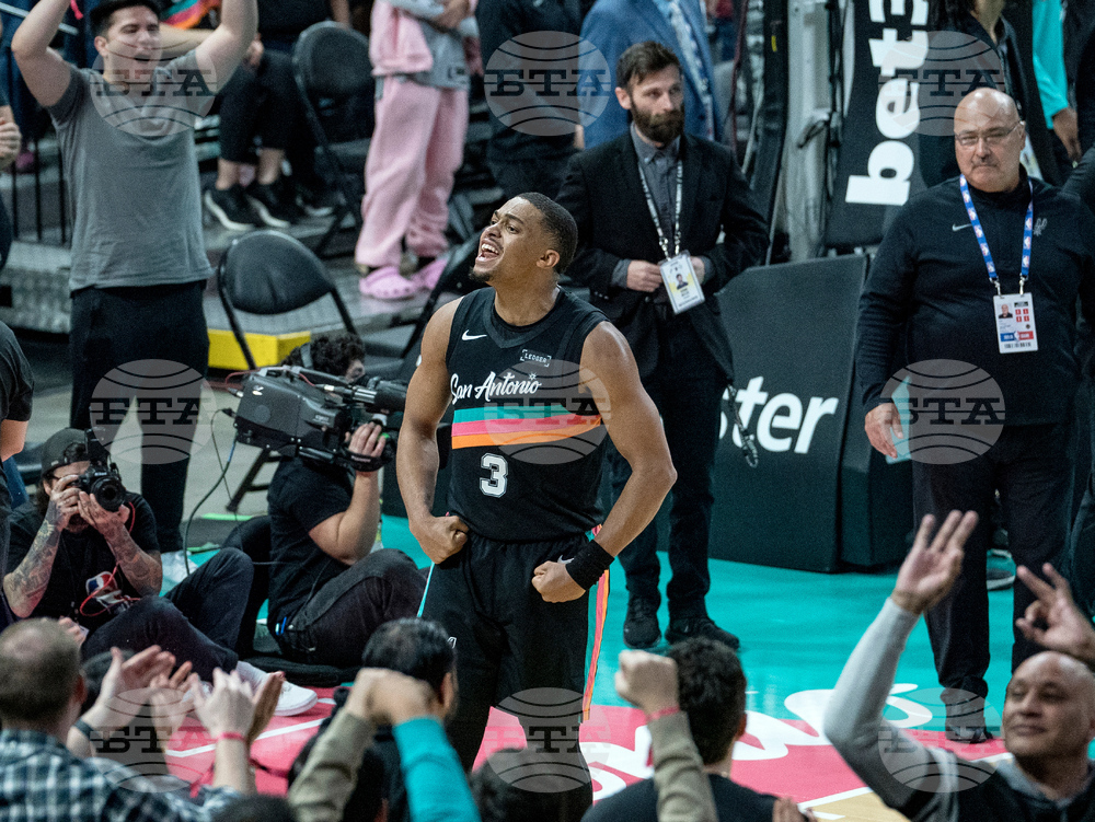 Thunder Spurs Basketball