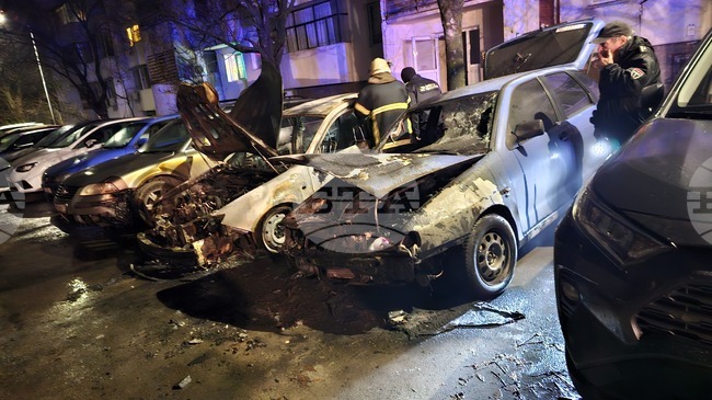Автомобили изгоряха при пожар в Русе 