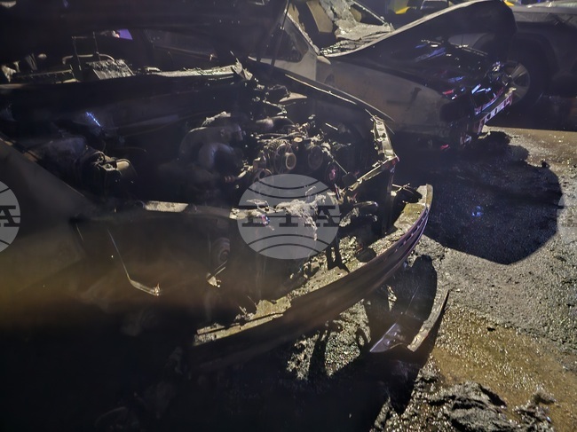 Движението при кюстендилското село Цървеняно временно е в една лента заради запалил се автомобил