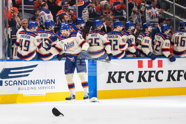 Леон Драйзайтъл реализира хеттрик за победата на Едмънтън над Калгари в НХЛ, Бъфало спечели гостуването си на Отава