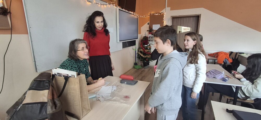 Кубратският секретар д-р Надие Карагьозова гостува на ученици в столицата