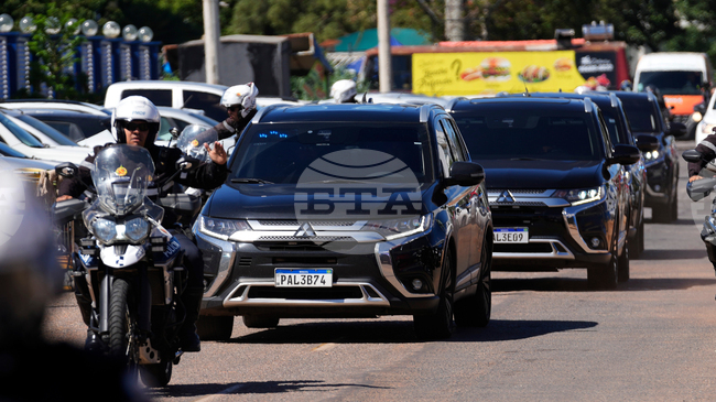 Болсонаро е в болница за първото си излизане от затвора с цел операция от херния в слабините