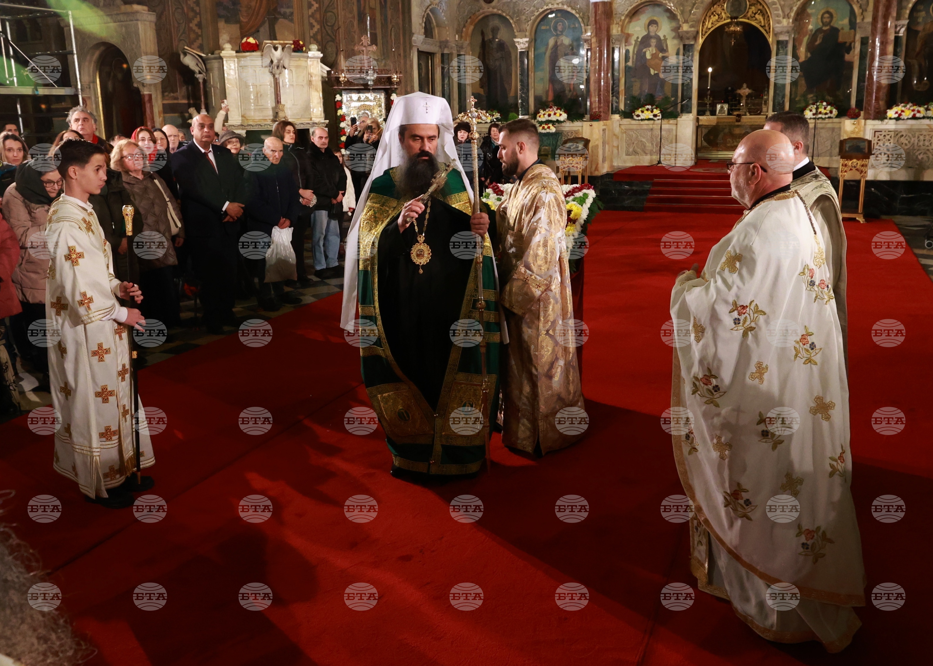 Патриарх Даниил възглави празничното богослужение за Бъдни вечер, което започна в катедралата "Св. Александър Невски"