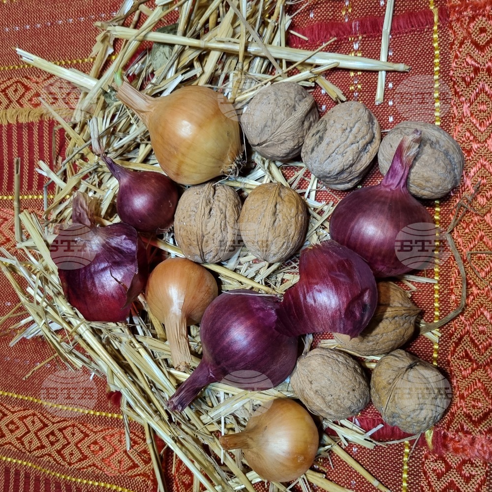 Времето около Коледа се смята за подходящо за гадания и предсказания, твърди етнографът Диана Жекова