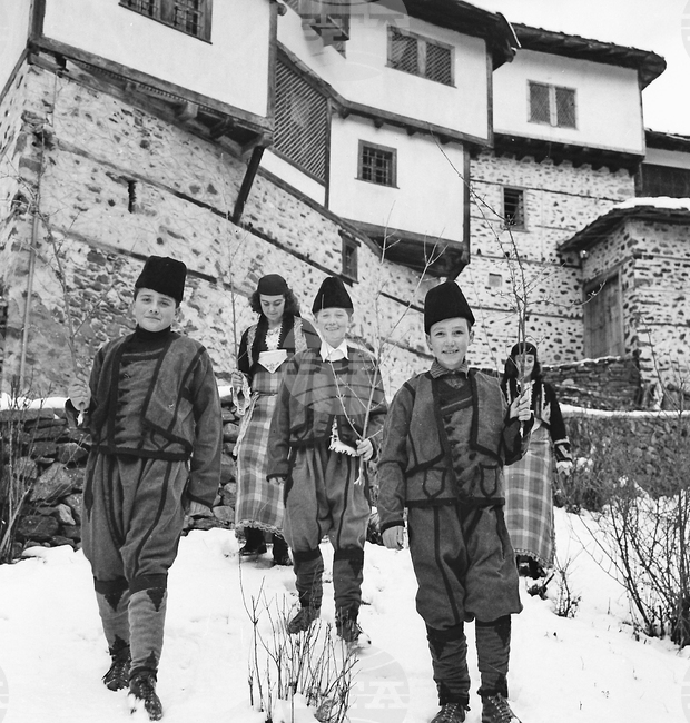 Село Широка лъка - сурвакари