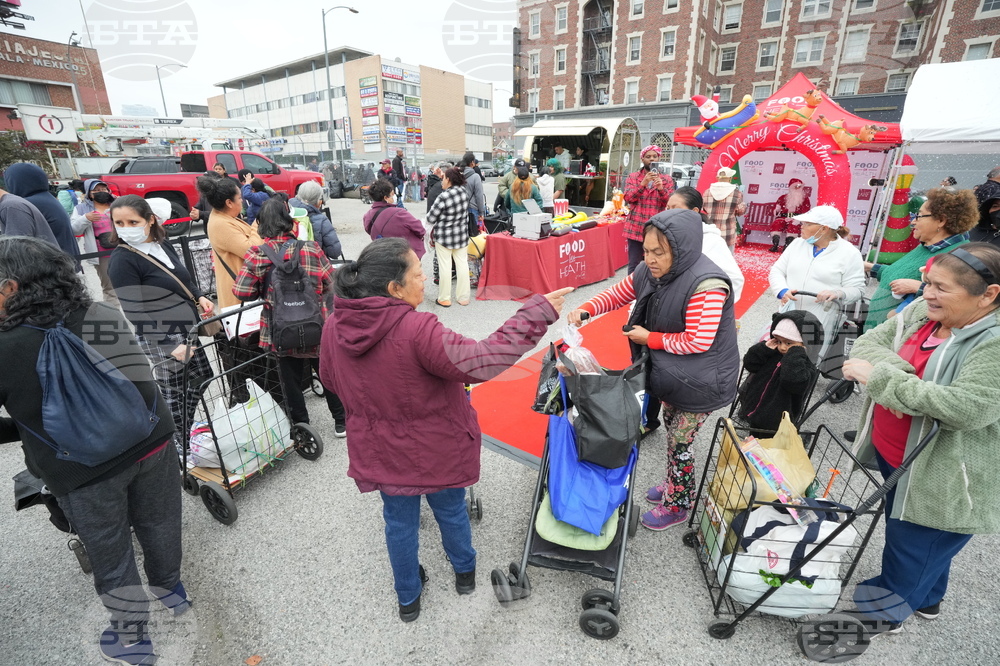 Food for Health Ho Ho Hosts Holiday Party, Food Pantry at Sinclair LA