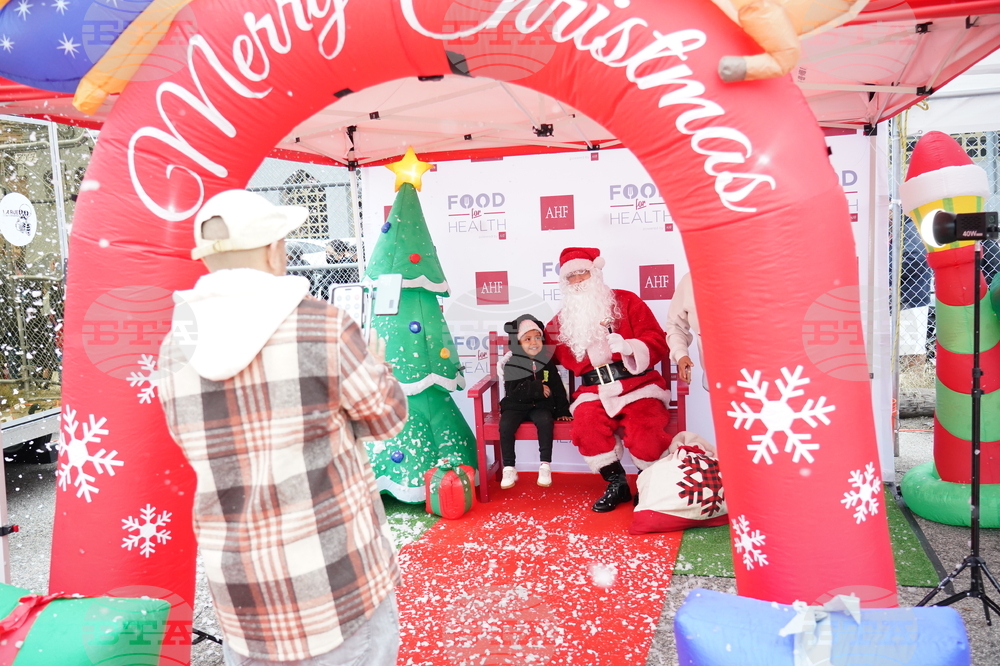 Food for Health Ho Ho Hosts Holiday Party, Food Pantry at Sinclair LA