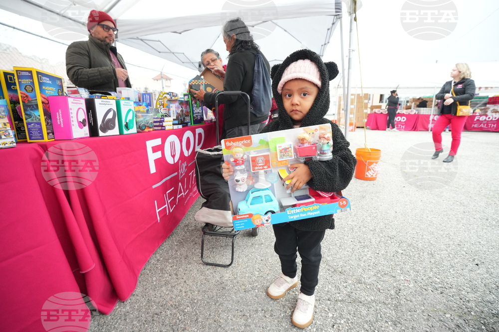 Food for Health Ho Ho Hosts Holiday Party, Food Pantry at Sinclair LA