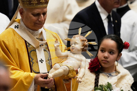 APTOPIX Vatican Pope Christmas