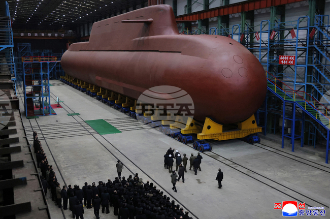 Ким Чен-ун ратифицира проектодокументи за развитието на севернокорейската ракетна програма през следващите 5 години 