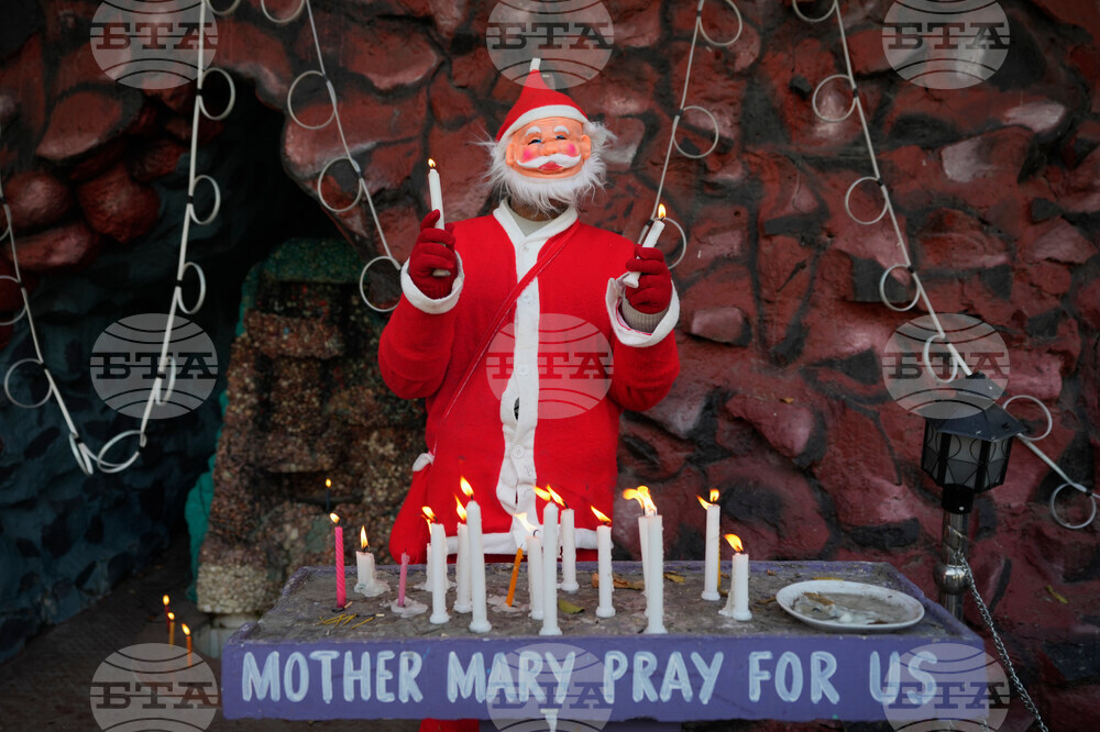 APTOPIX India Kashmir Christmas