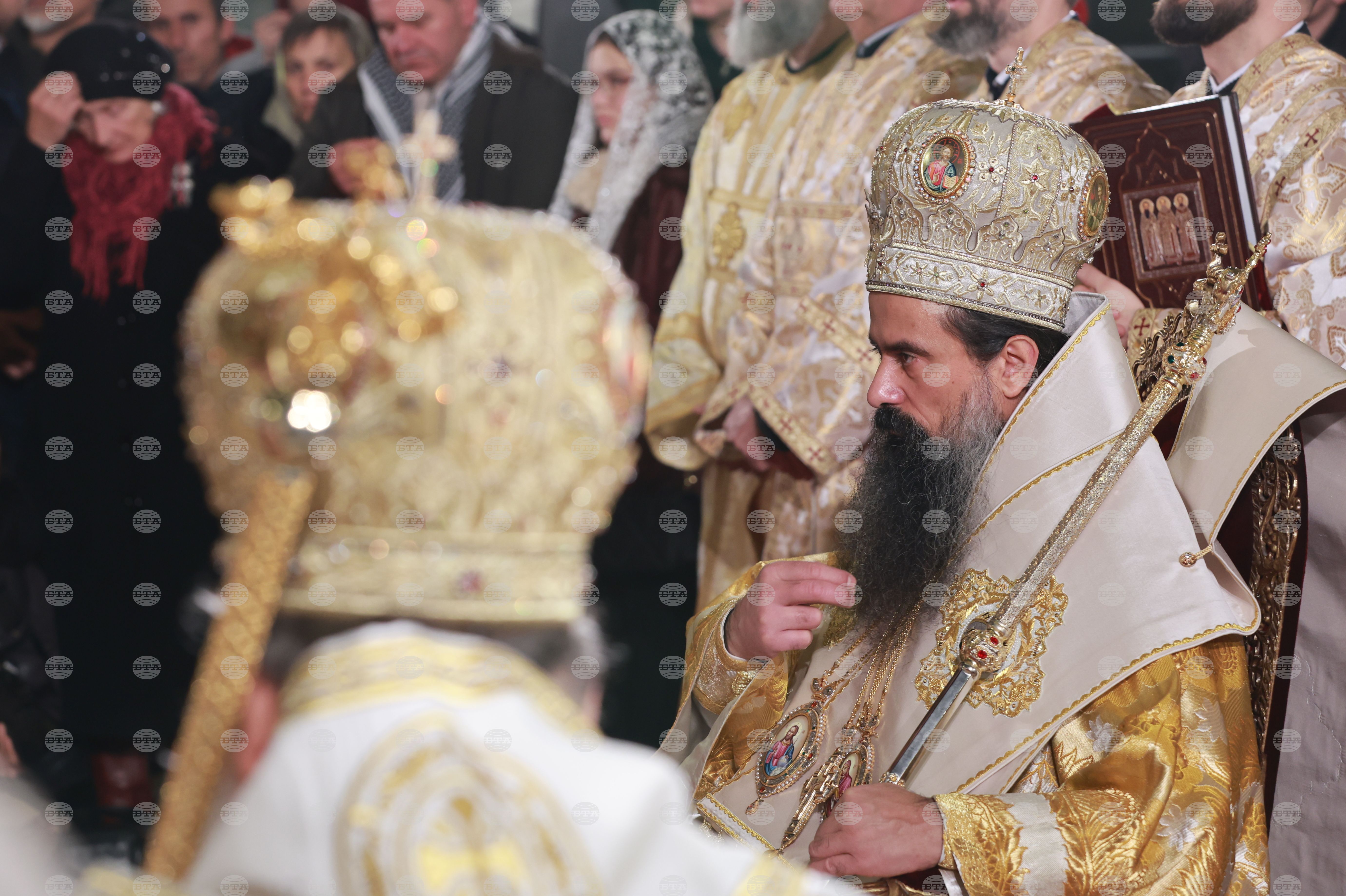 Патриарх Даниил възглави празничната литургия за Рождество Христово, която започна в катедралата „Св. Александър Невски“