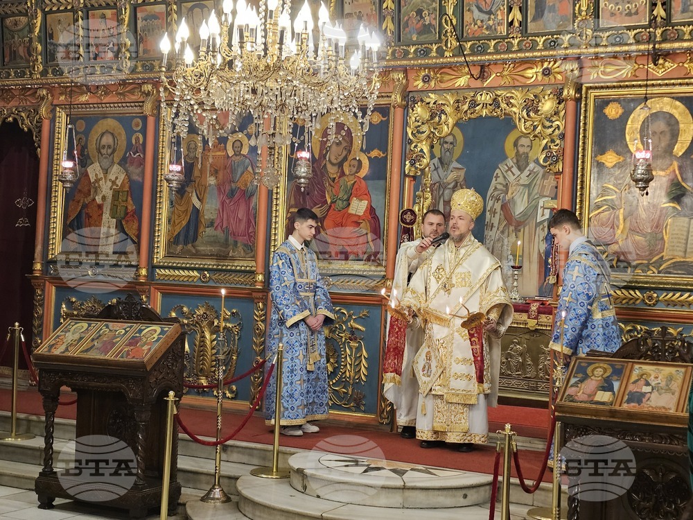 Русе - катедрален храм "Света Троица" - Рождество Христово