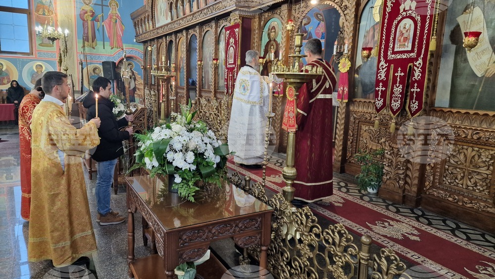 Шумен - Рождество - храм "Свети Три Светители"