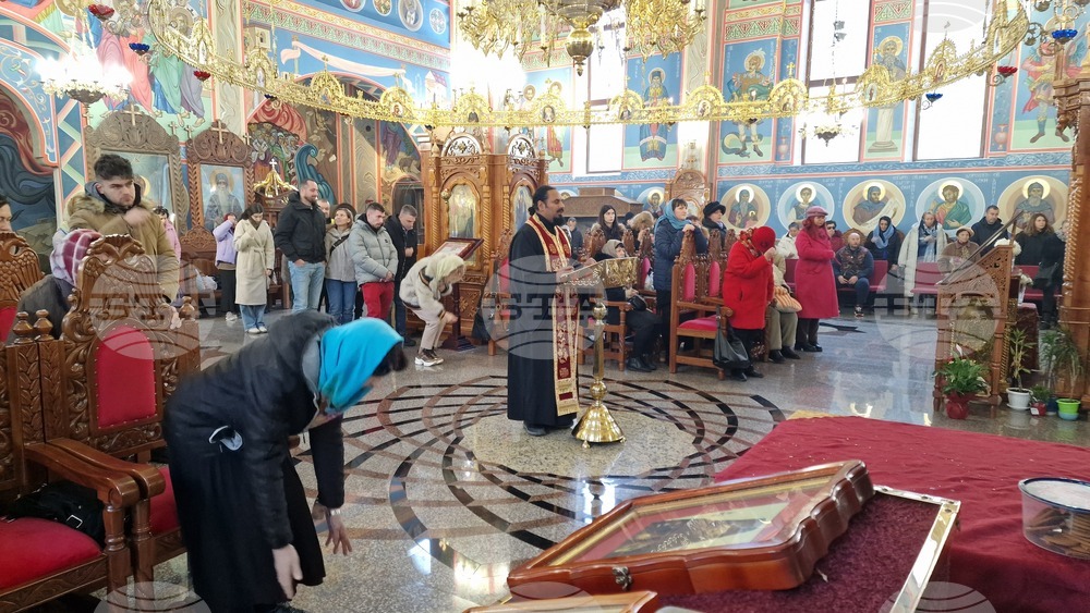 Шумен - Рождество - храм "Свети Три Светители"