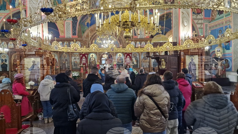 Шумен - Рождество - храм "Свети Три Светители"